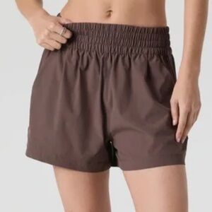 Villa short size small Vuori java brown NWOT